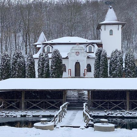 Готельний Комплекс Трапезна Subbotiv Exterior photo
