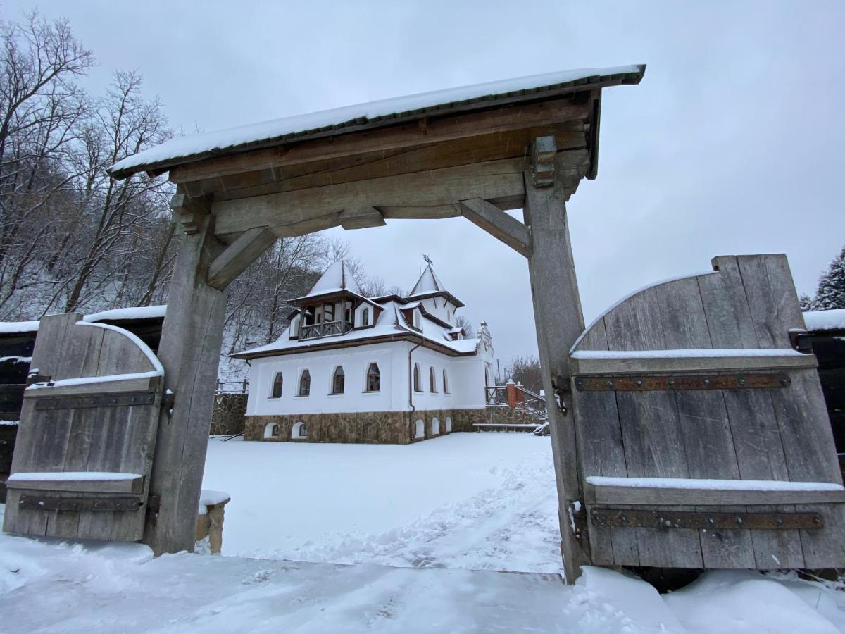 Готельний Комплекс Трапезна Subbotiv Exterior photo